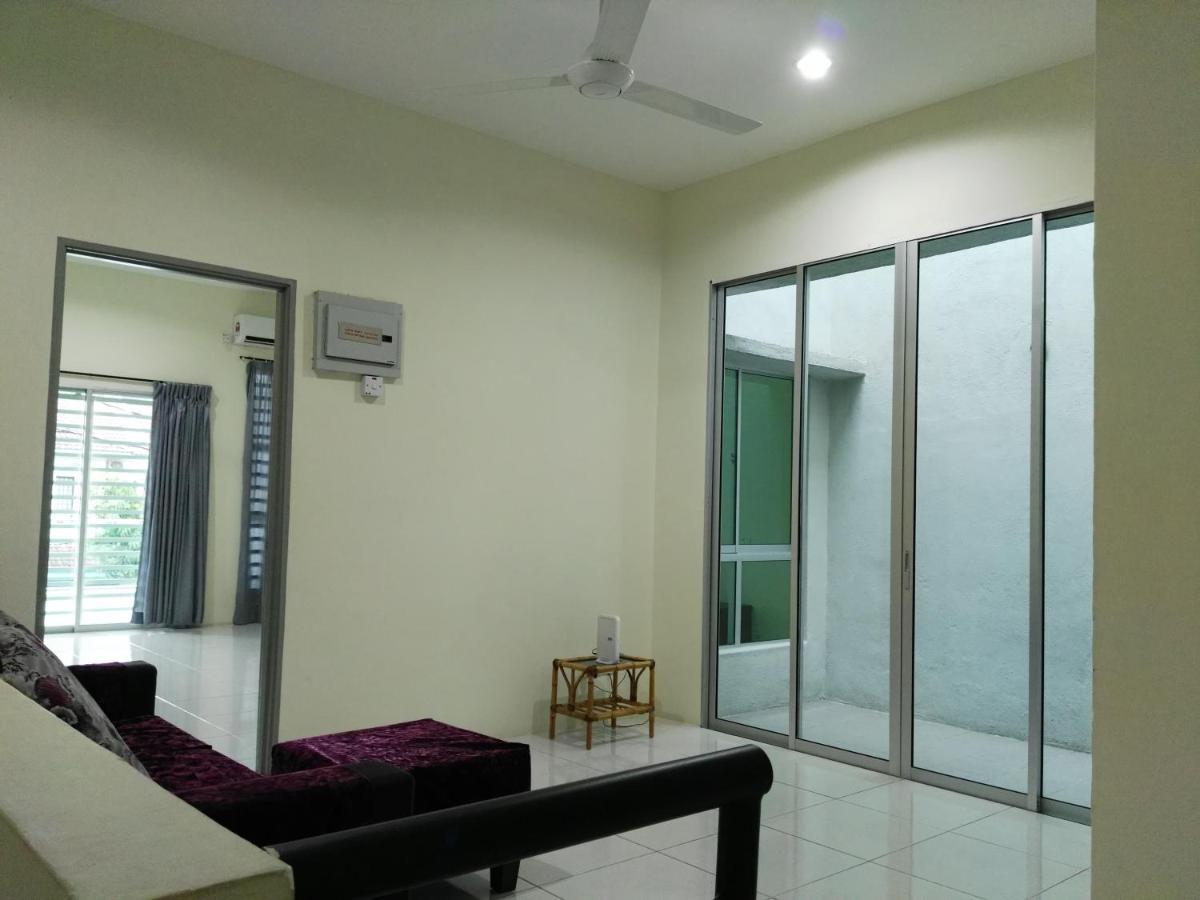Fong's Simpang Pulai Homestay *